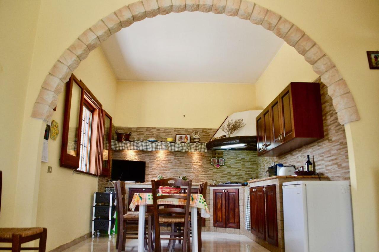 Villa Rosa - Ai Piedi Dell'Etna Бруколи Екстериор снимка