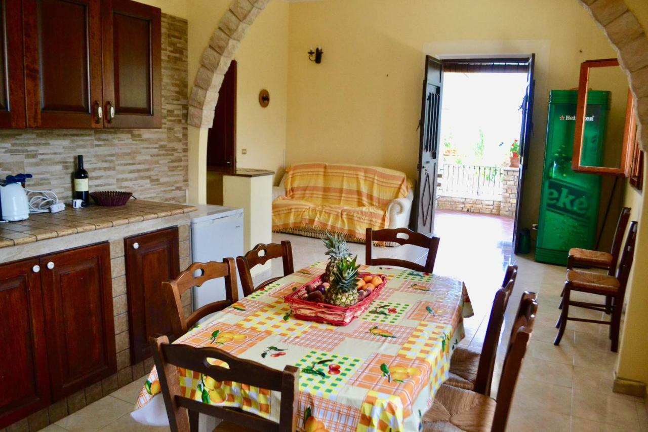 Villa Rosa - Ai Piedi Dell'Etna Бруколи Екстериор снимка